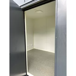 Kancelářský kontejner AG15 garážová vrata